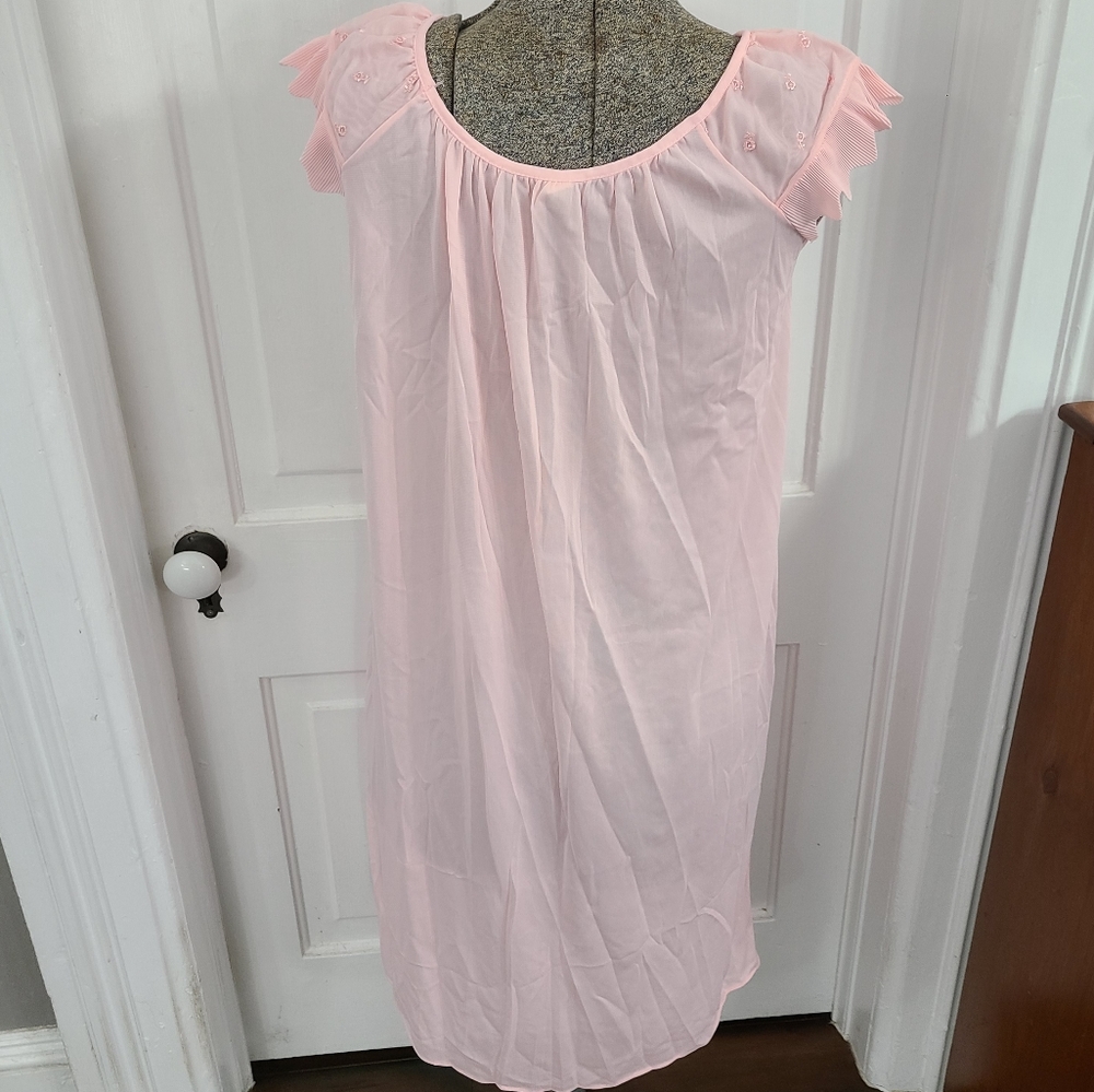 Pink Nightgown - Picture 6 of 7
